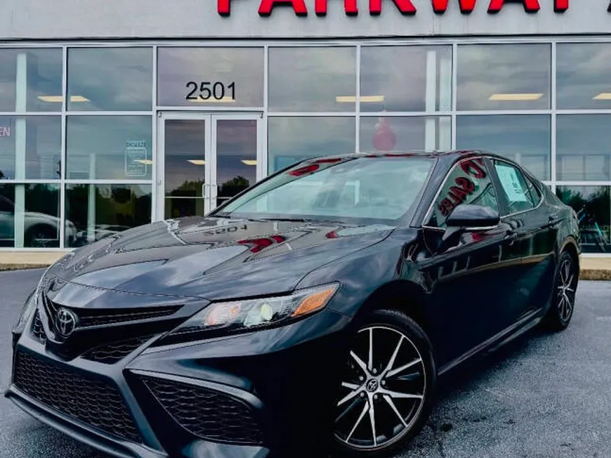 2023 Toyota Camry SE photo 1