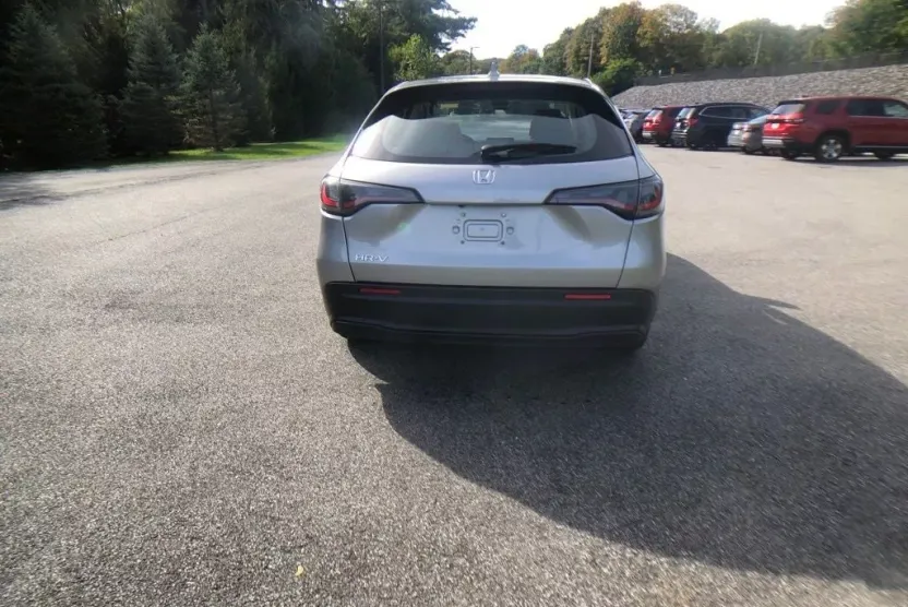 2023 Honda HR-V LX photo 1