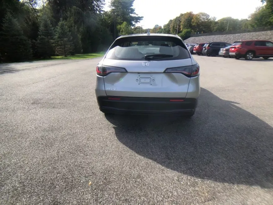 2023 Honda HR-V LX photo 1