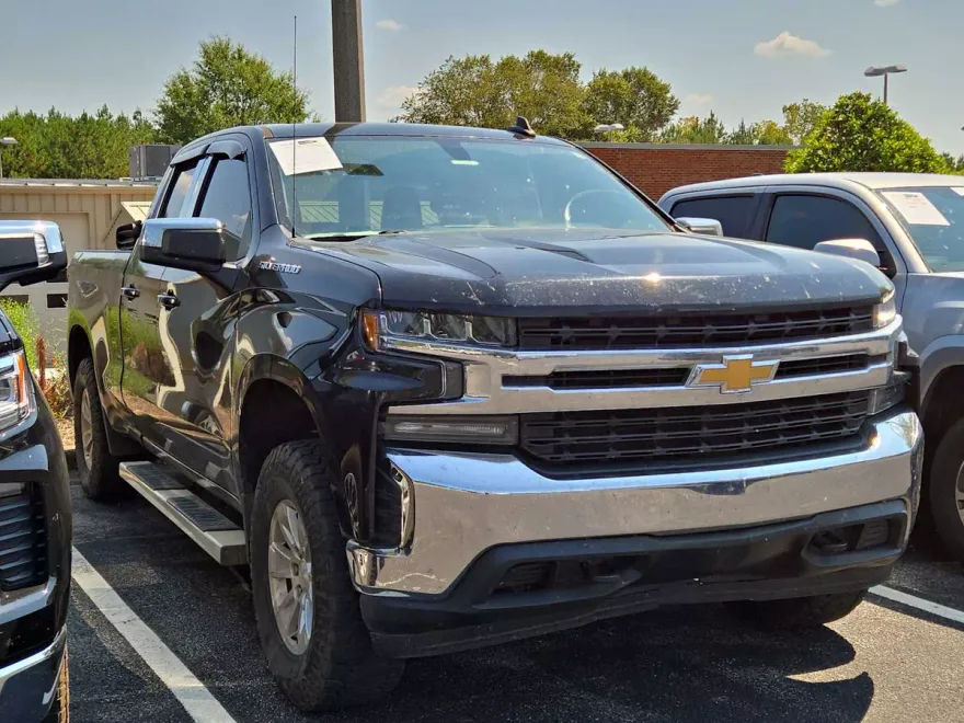 2020 Chevrolet Silverado 1500 LT photo 1