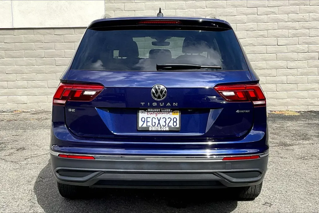 2023 Volkswagen Tiguan SE photo 1