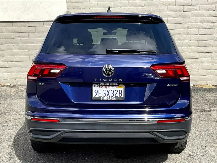 2023 Volkswagen Tiguan SE photo 1