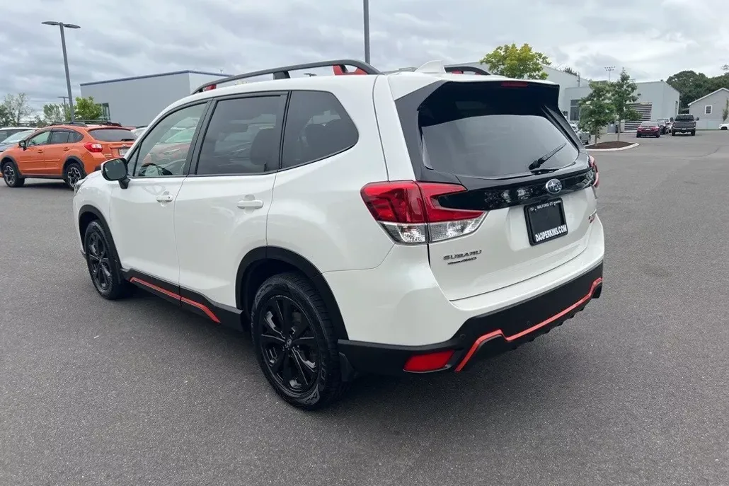 2023 Subaru Forester Sport photo 1