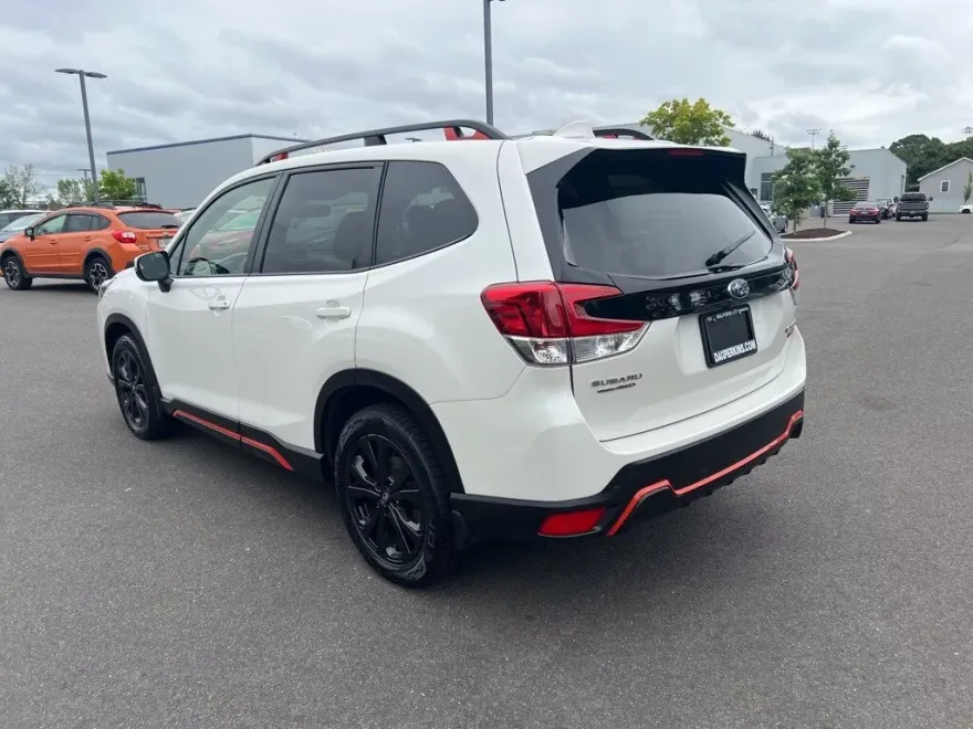 2023 Subaru Forester Sport photo 1