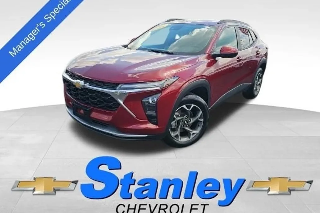 2024 Chevrolet Trax LT photo 1