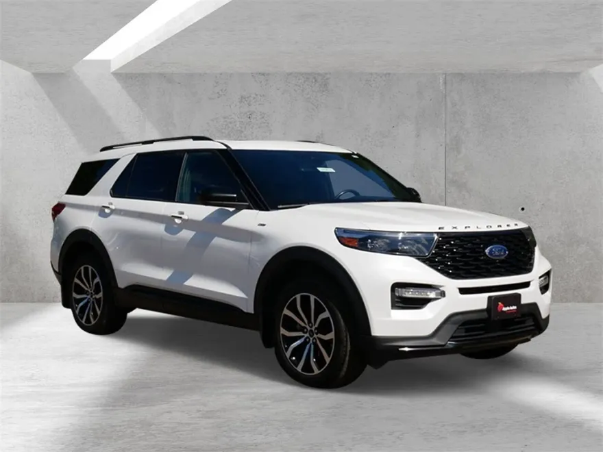 2022 Ford Explorer ST-Line photo 1