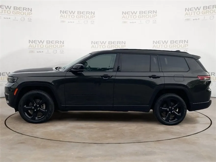 2024 Jeep Grand Cherokee Limited photo 1