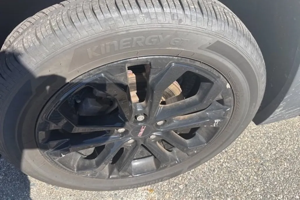 2022 Gmc Terrain SLE photo 1