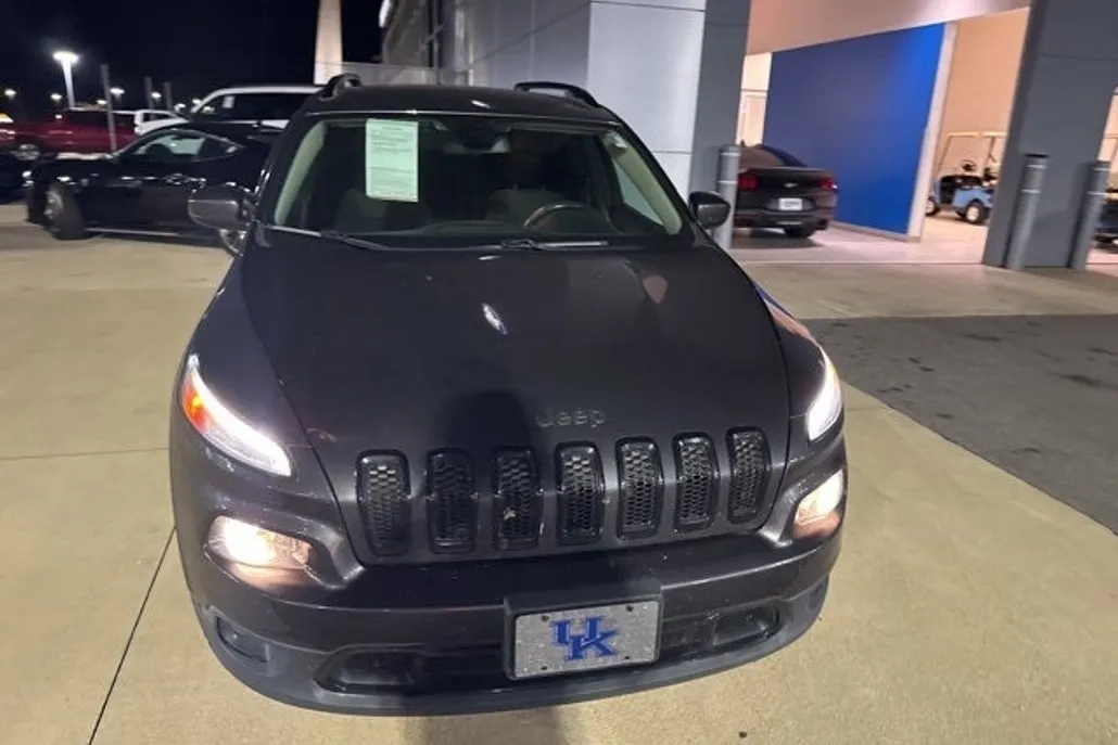 2016 Jeep Cherokee Latitude Altitude photo 1