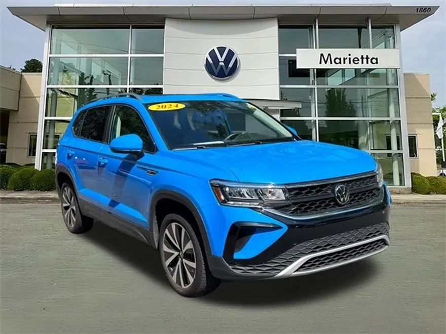 2024 Volkswagen Taos SE photo 1
