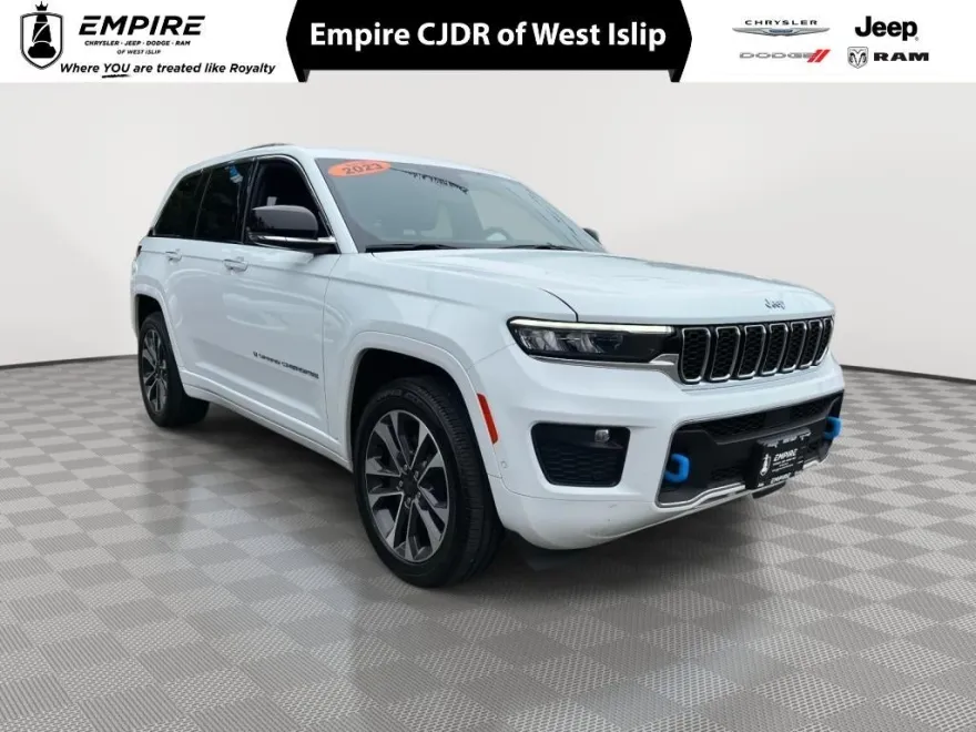 2023 Jeep Cherokee 4xe Overland photo 1