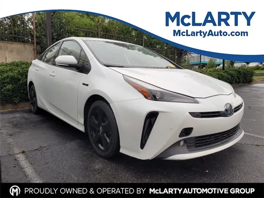 2021 Toyota Prius L Eco photo 1