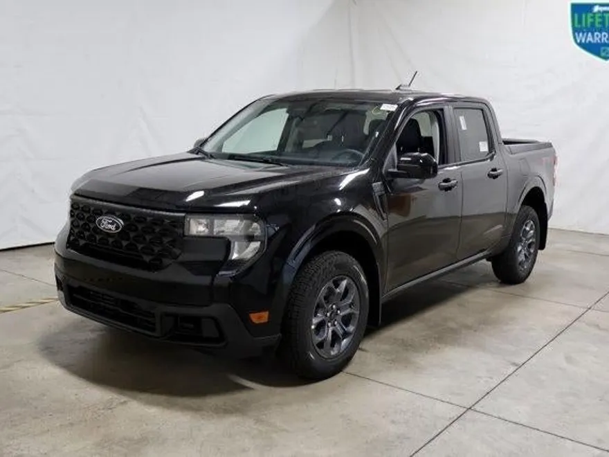 2025 Ford Maverick XLT photo 1