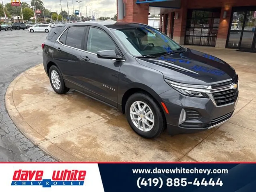 2023 Chevrolet Equinox LT photo 1
