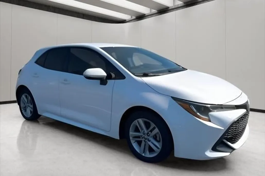2022 Toyota Corolla SE photo 1
