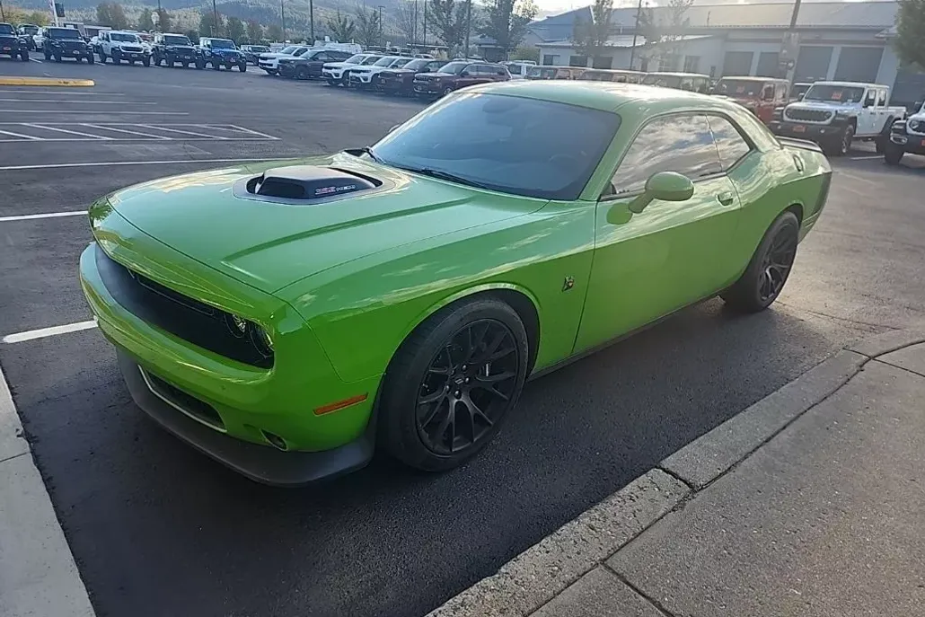 2017 Dodge Challenger R/T 392 photo 1