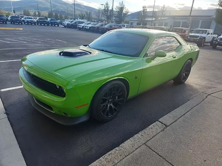 2017 Dodge Challenger R/T 392 photo 1