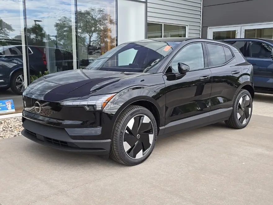 2025 Volvo EX30 Plus photo 1