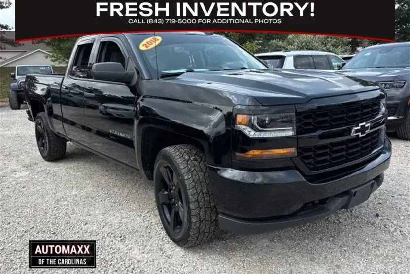 2018 Chevrolet Silverado 1500 Custom photo 1