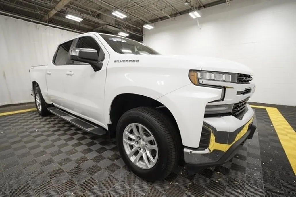 2019 Chevrolet Silverado 1500 LT photo 1