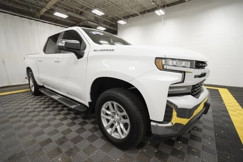 2019 Chevrolet Silverado 1500 LT photo 1