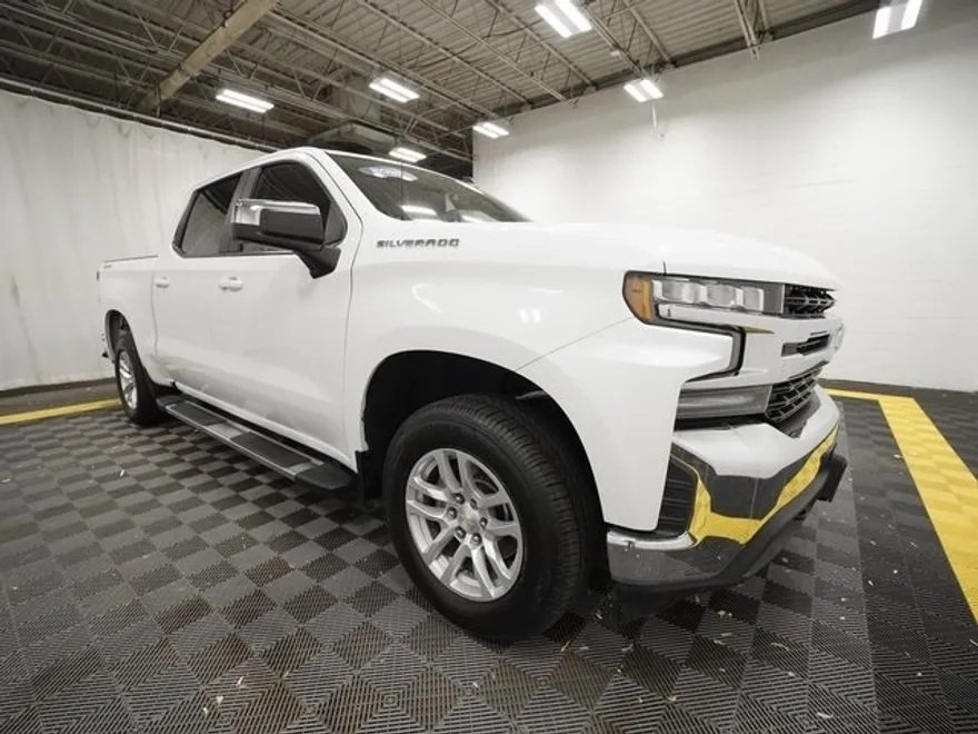 2019 Chevrolet Silverado 1500 LT photo 1