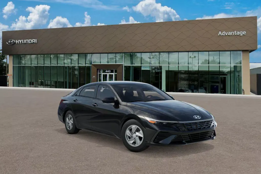 2025 Hyundai Elantra SE photo 1