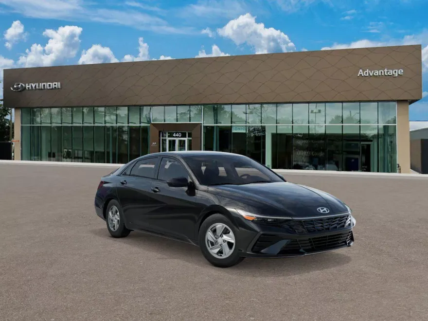 2025 Hyundai Elantra SE photo 1