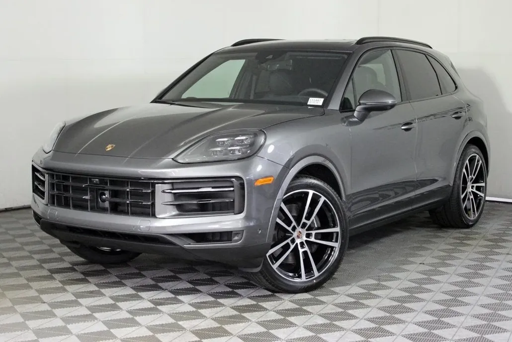 2025 Porsche Cayenne Base photo 1