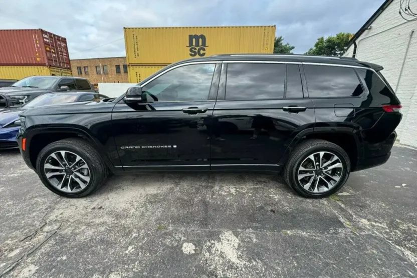 2022 Jeep Grand Cherokee Overland photo 1