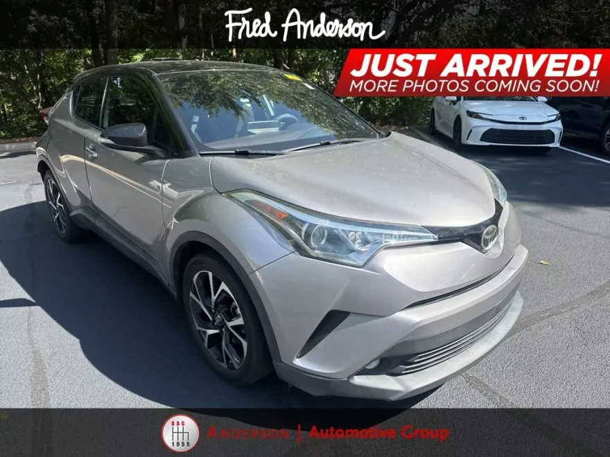 2019 Toyota C-HR Limited photo 1