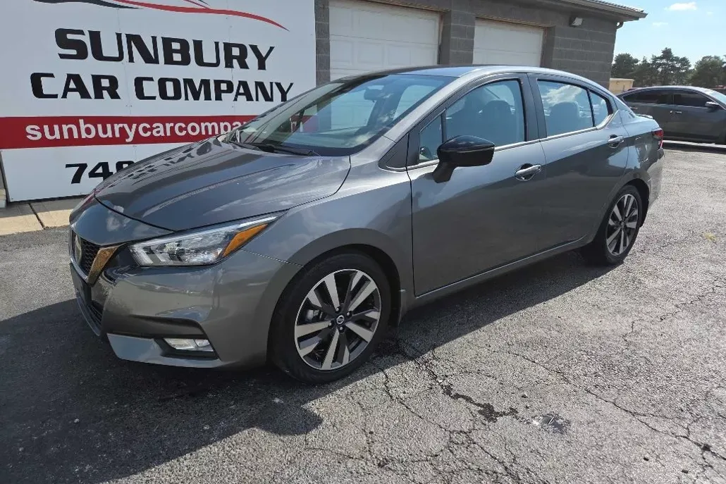 2020 Nissan Versa SR photo 1