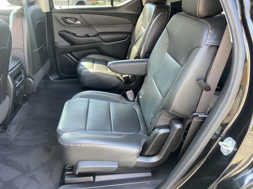 2020 Chevrolet Traverse Leather photo 1
