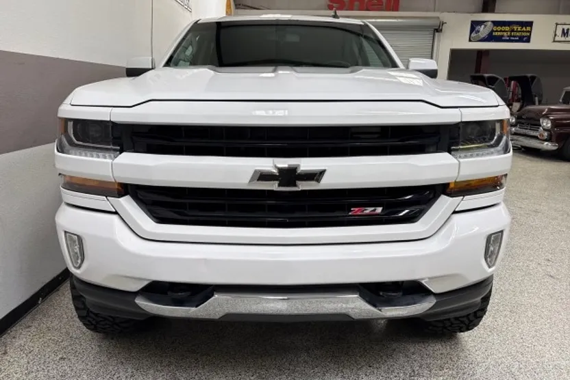 2018 Chevrolet Silverado 1500 LT Z71 photo 1