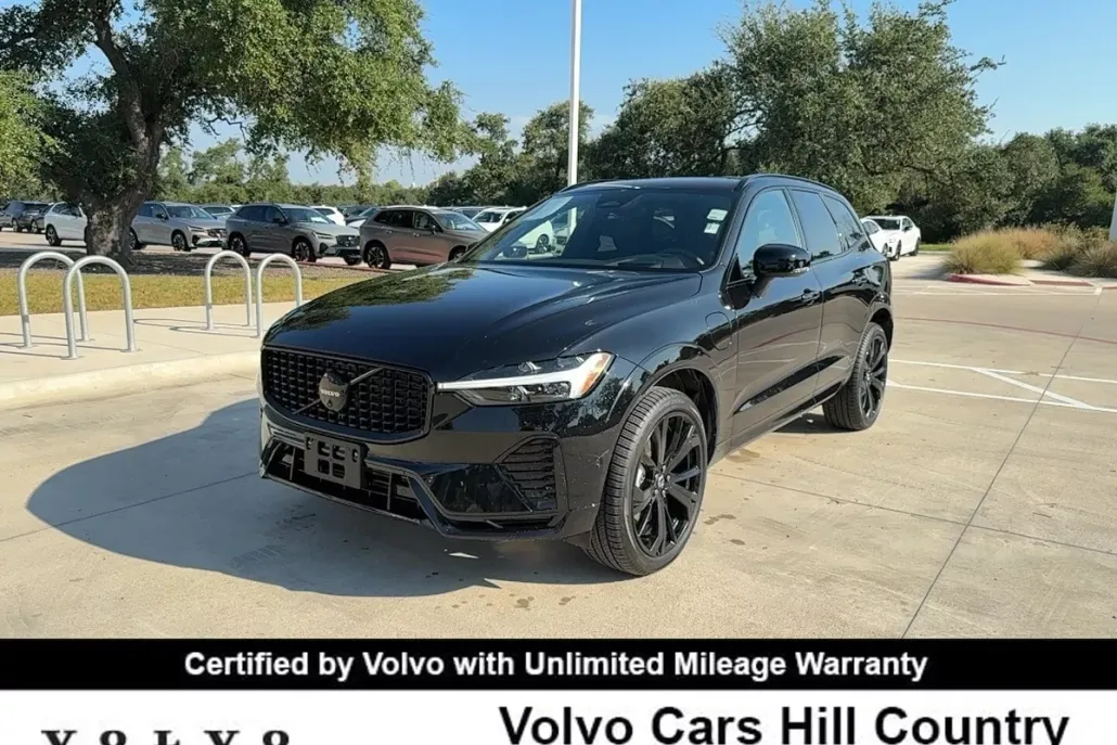2025 Volvo XC60 T8 Black Edition photo 1