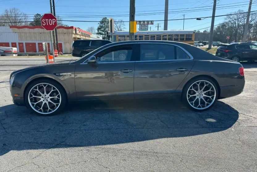 2014 Bentley Flying Spur photo 1