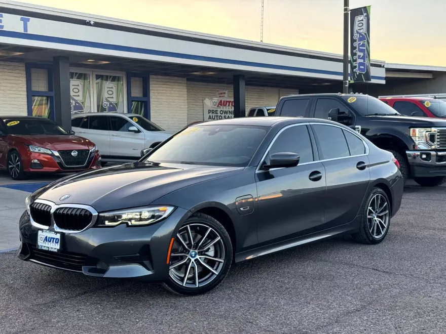 2022 Bmw 330e 3-Series photo 1