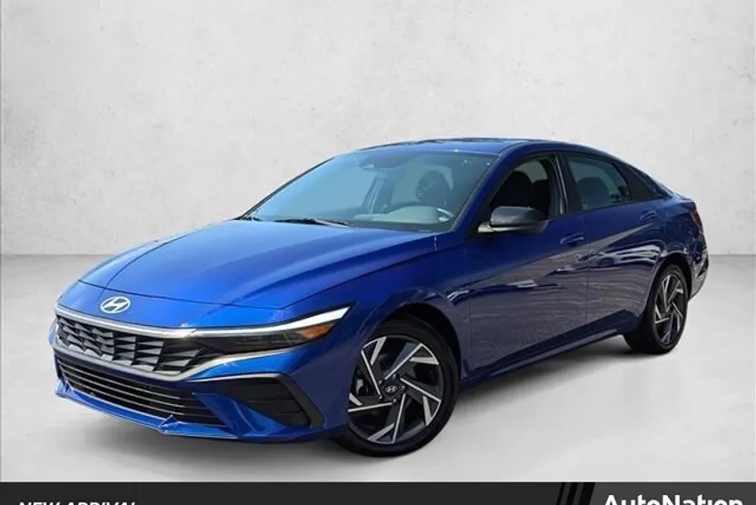 2025 Hyundai Elantra SEL Sport photo 1