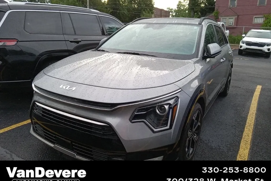 2023 Kia Niro EX Touring photo 1