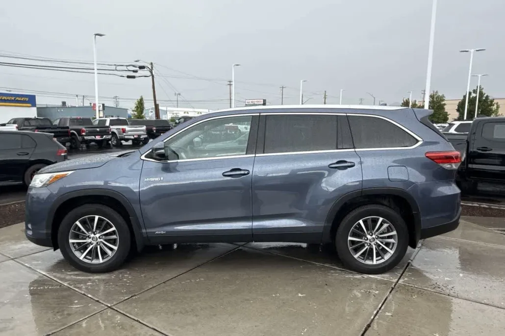 2019 Toyota Highlander Hybrid XLE photo 1