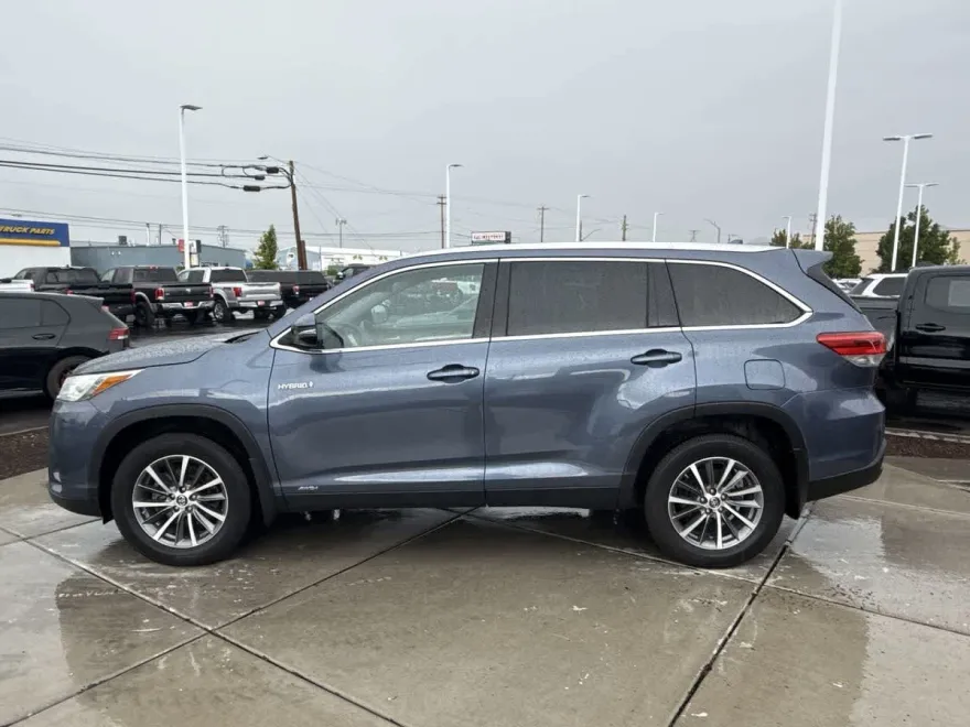 2019 Toyota Highlander Hybrid XLE photo 1