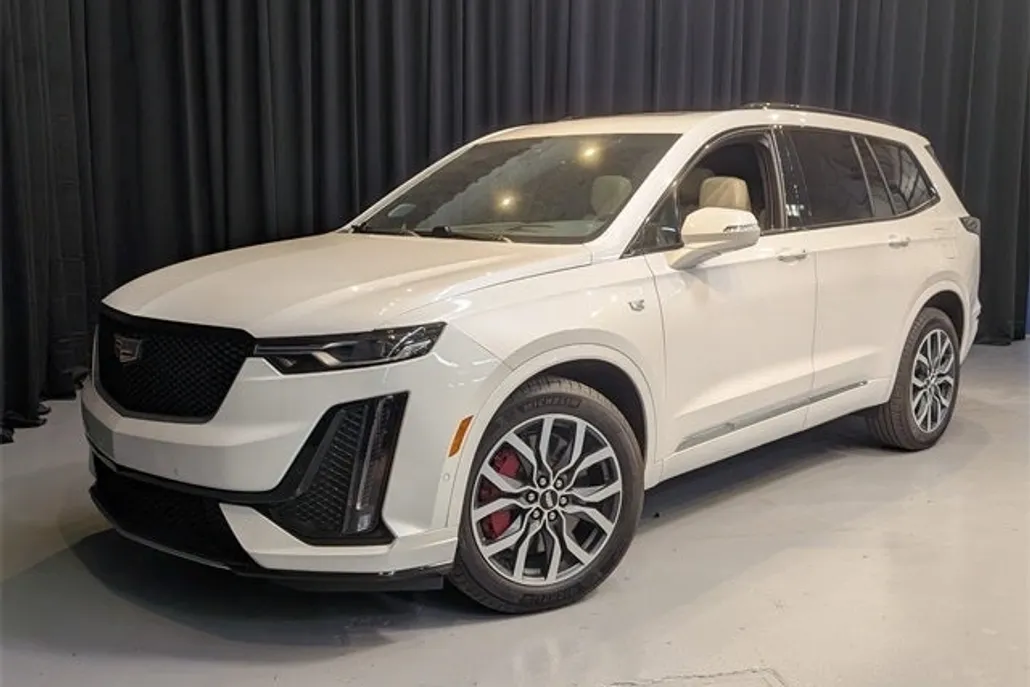 2024 Cadillac XT6 Sport photo 1