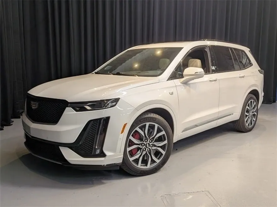 2024 Cadillac XT6 Sport photo 1
