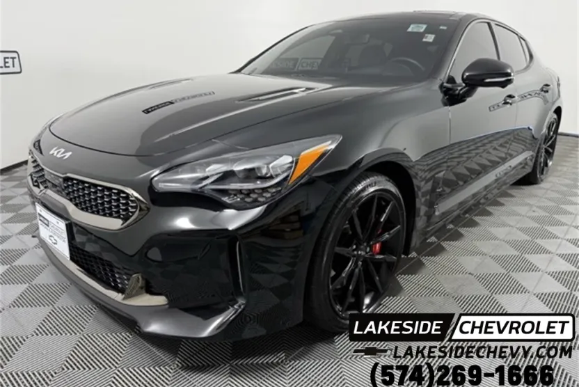 2022 Kia Stinger GT2 photo 1