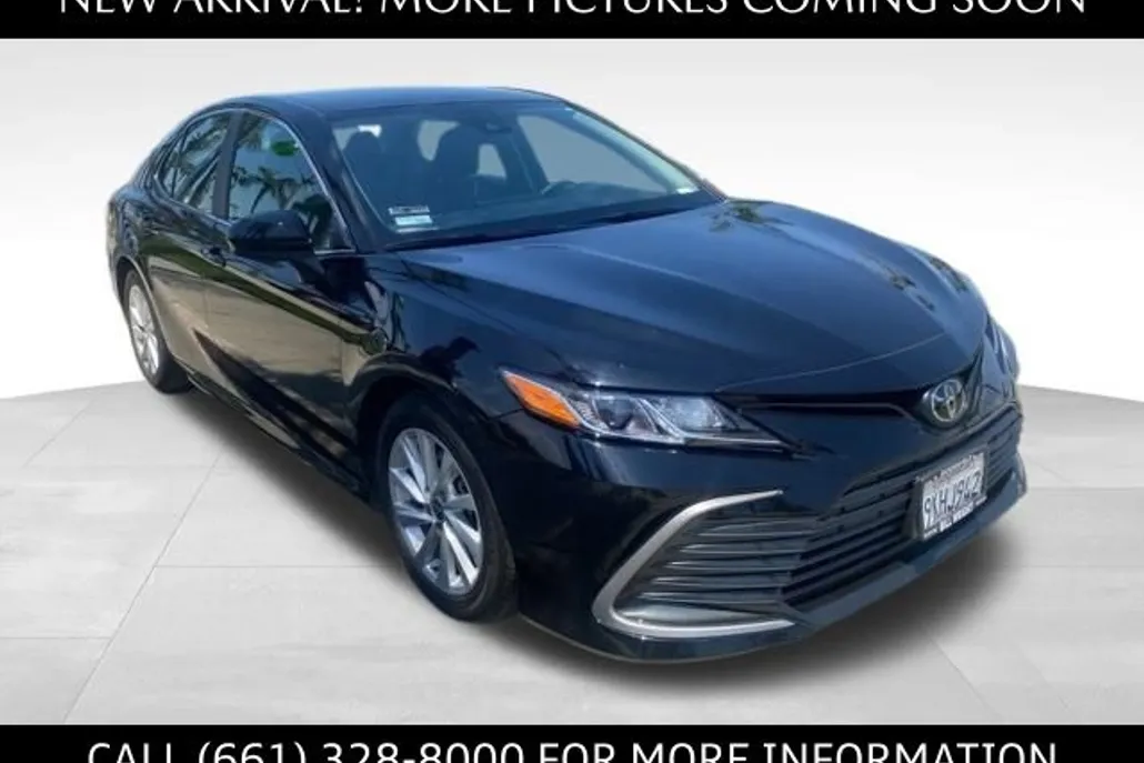 2024 Toyota Camry LE photo 1
