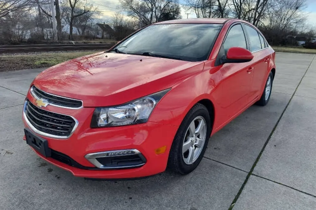 2016 Chevrolet Cruze photo 1