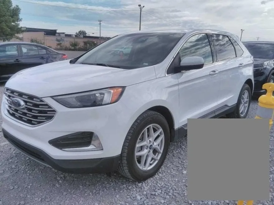 2022 Ford Edge SEL photo 1