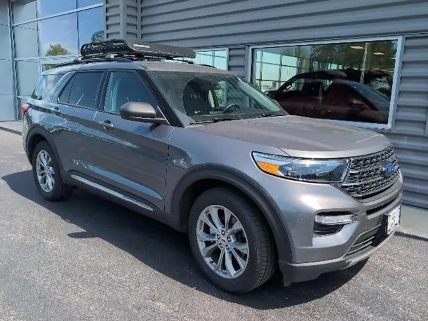 2022 Ford Explorer XLT photo 1