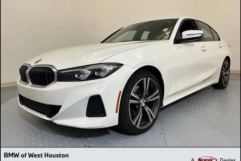 2023 Bmw 330i photo 1