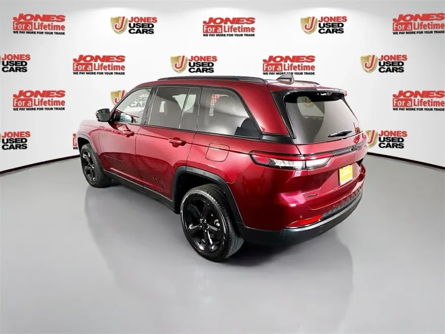 2023 Jeep Grand Cherokee Limited photo 1
